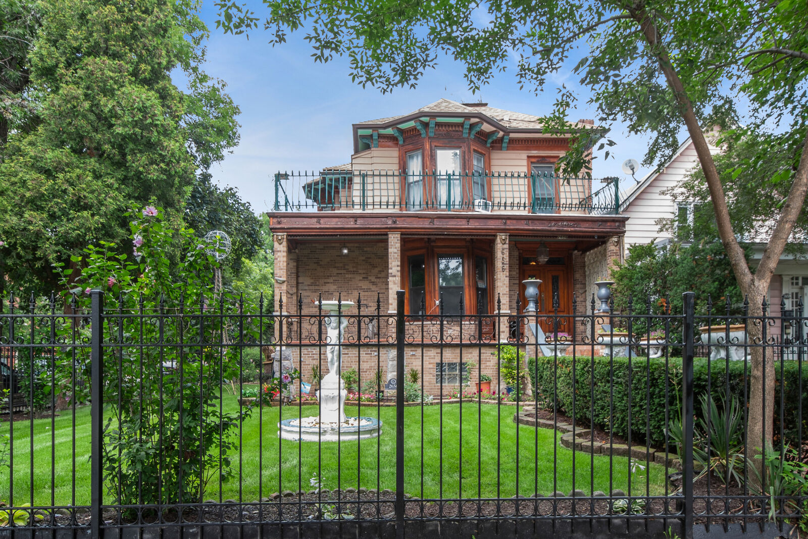 Property Photo:  2656 W Logan Boulevard  IL 60647 