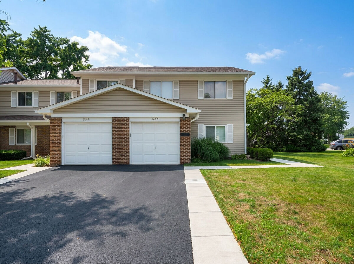 Property Photo:  536 Alton Court  IL 60188 