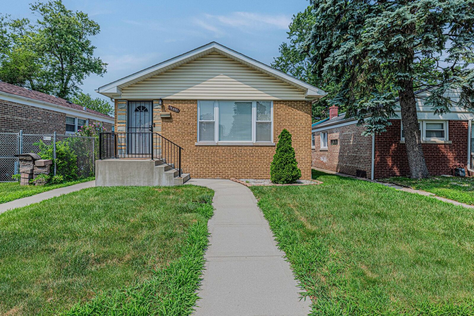 Property Photo: 12832 S Sangamon Street IL 60643