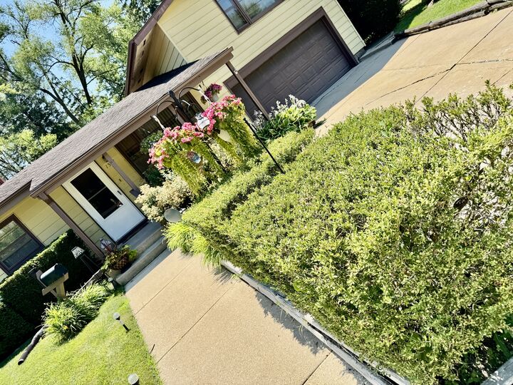 Property Photo: 1511 Rogers Court IL 60115