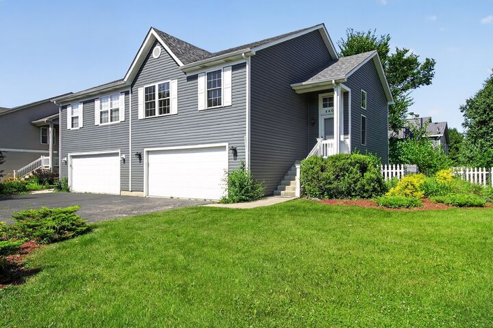 Property Photo:  440 Newport Circle  IL 60543 