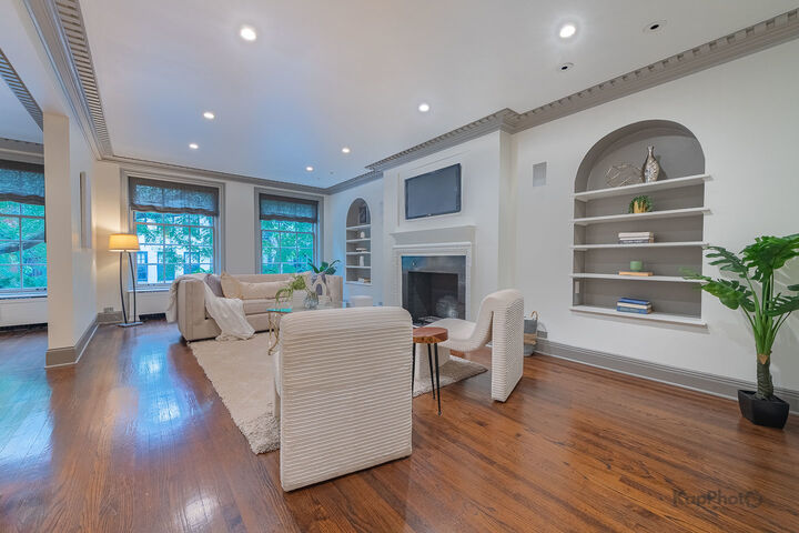 Property Photo:  24 E Scott Street 2  IL 60610 