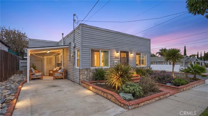 Property Photo:  1652 Loma Avenue  CA 90804 