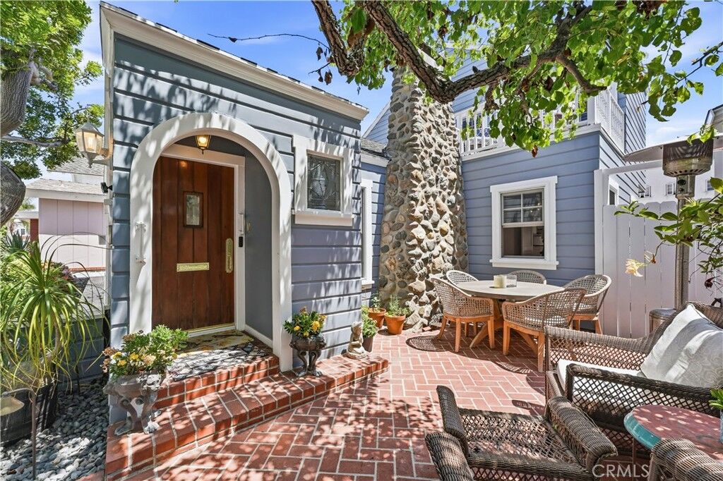 Property Photo:  1617 E Balboa Boulevard  CA 92661 