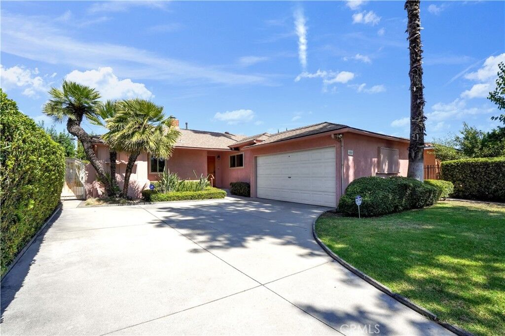 Property Photo:  6860 Babcock Avenue  CA 91605 