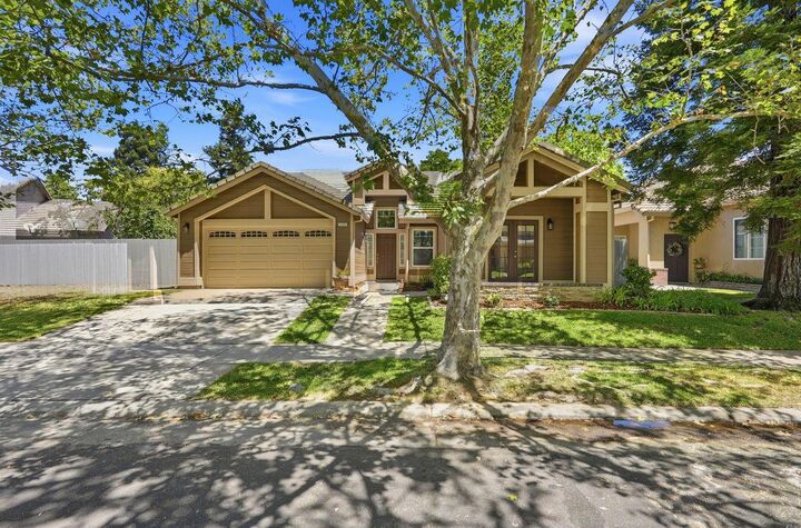 Property Photo: 3609 Grimshaw Way CA 95758