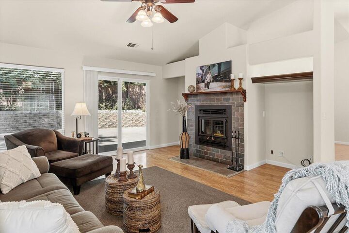 Property Photo: 2914 Willow Street CA 95726