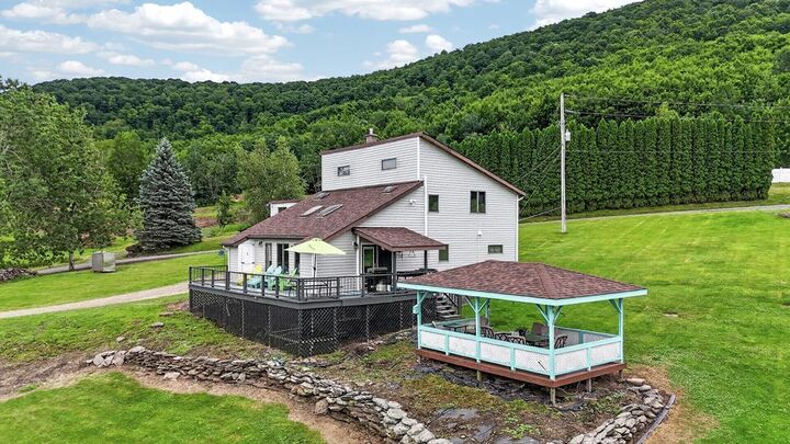 Property Photo: 1177 Rosenberry Hill Rd PA 18614