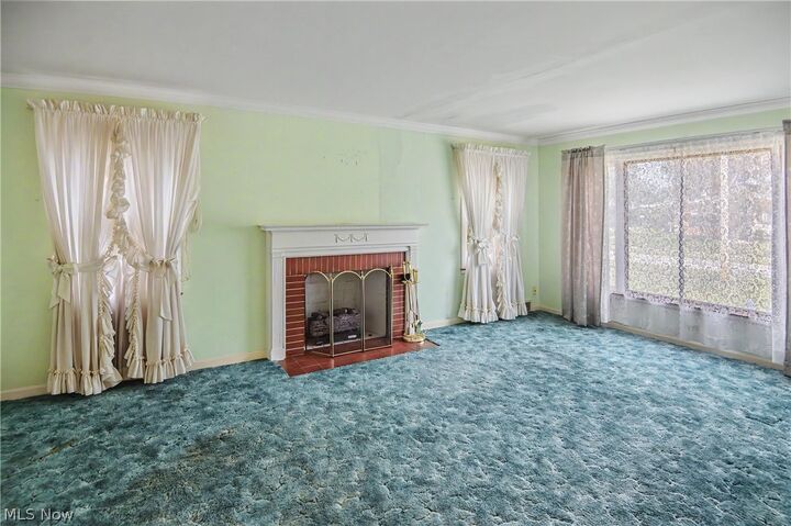 Property Photo: 631 Adelaide Avenue NE OH 44483