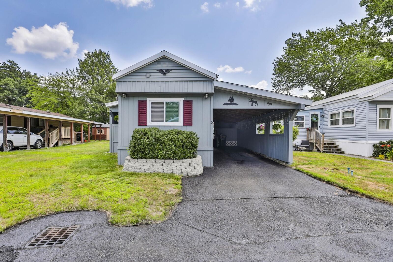 Property Photo: 6 Cottonwood Lane NH 03054