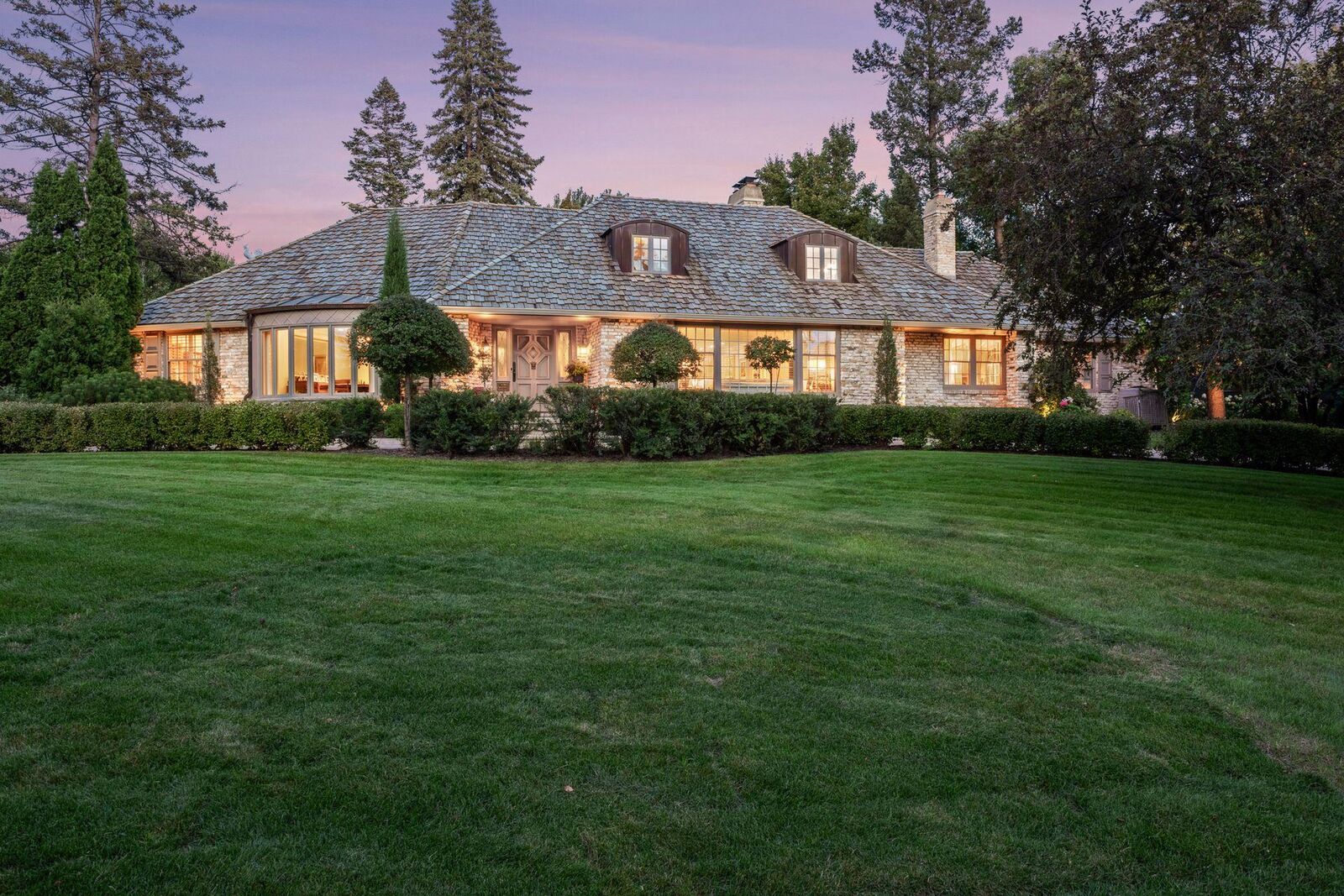 Property Photo:  2501 France Avenue S  MN 55416 