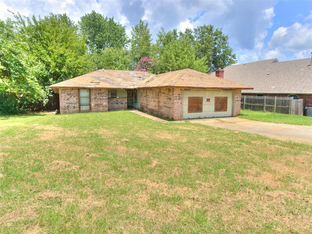 Property Photo: 20579 Brush Creek Boulevard OK 73045