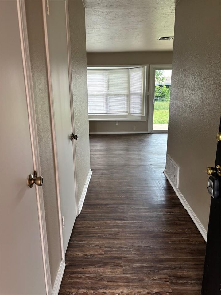 Photo de la propriété:  624 SW 12th Street  OK 73160 