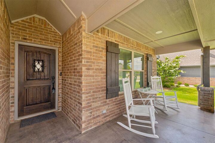 Property Photo:  19012 Grove Parkway  OK 73012 