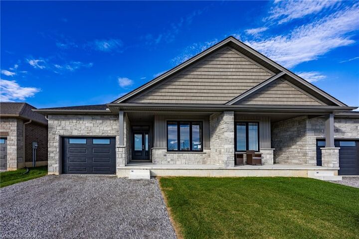 Property Photo:  373 Argyle Avenue  ON N4B 0B2 