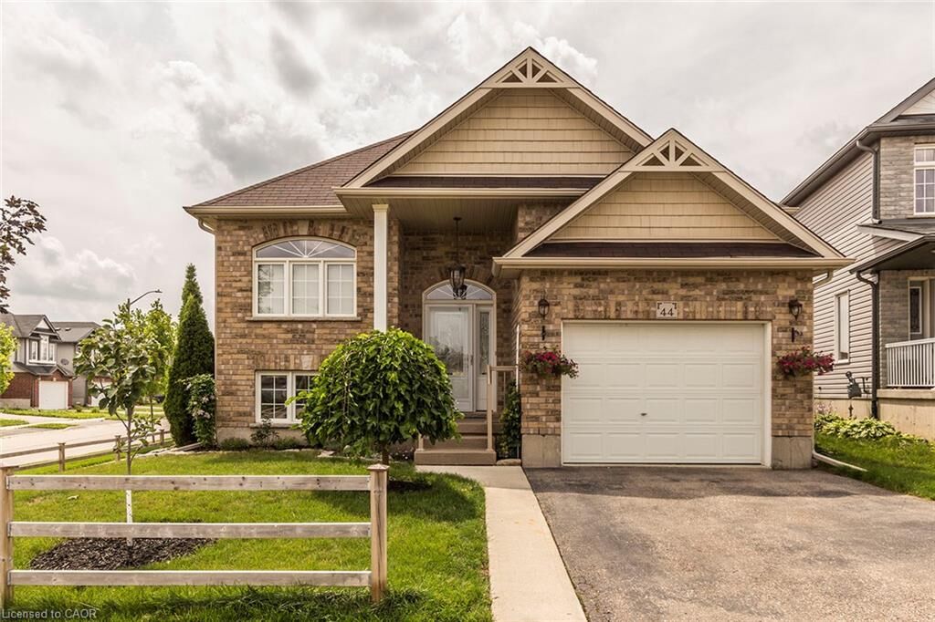 Property Photo:  