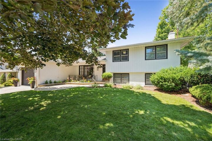 Property Photo: 56 Thornridge Crescent ON N2M 4W1