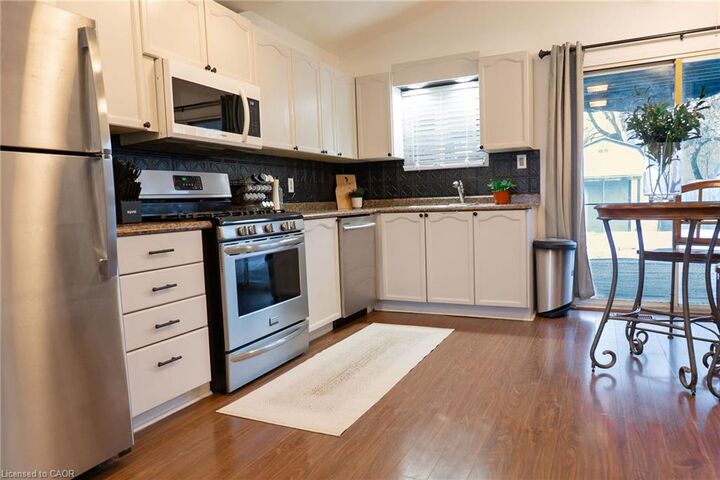 Property Photo:  717 Knox Avenue  ON L8H 6K7 