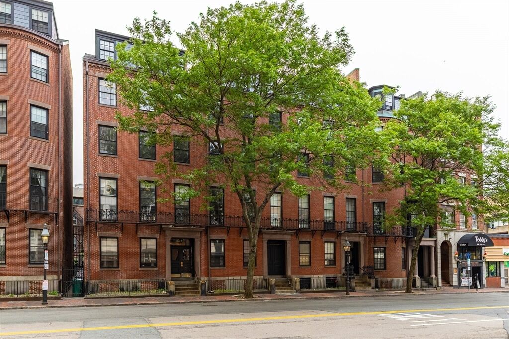 Property Photo: 17 Bowdoin St 3C MA 02114
