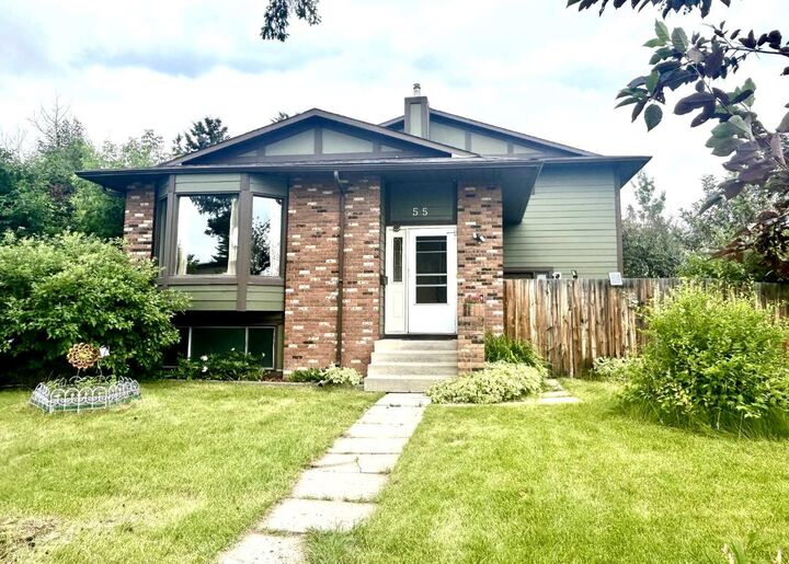 55 Bermuda Close NW — photo 1