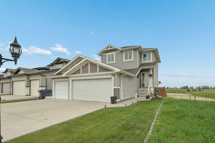 Property Photo: 648 Parkside Green AB T1M 0B2