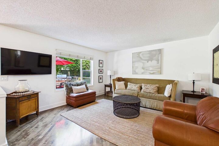 Property Photo:  147 Tuscany Meadows Court NW  AB T3L 2L3 
