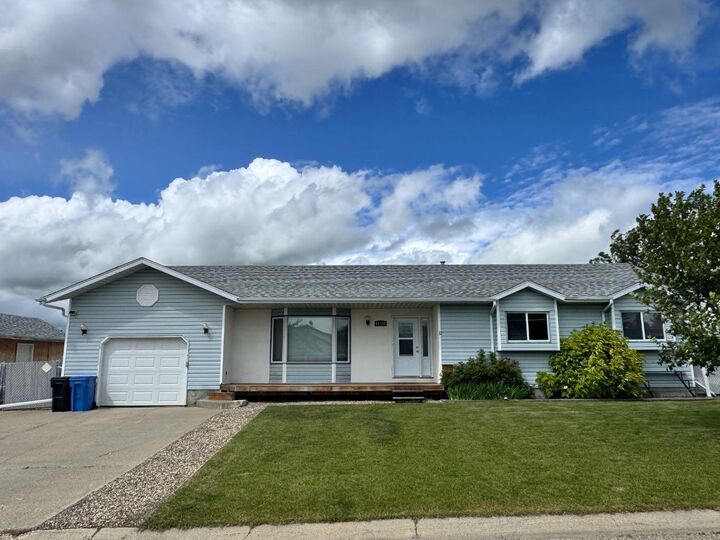 11300 110 Avenue Crescent — photo 1