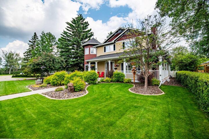 Property Photo: 4552 Waskasoo Crescent AB T4N 2M2