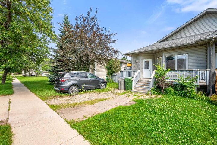 Property Photo: 4103 49 Avenue SK S9V 0S3