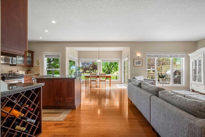 Property Photo: 50 Springborough Crescent SW AB T3H 5M5