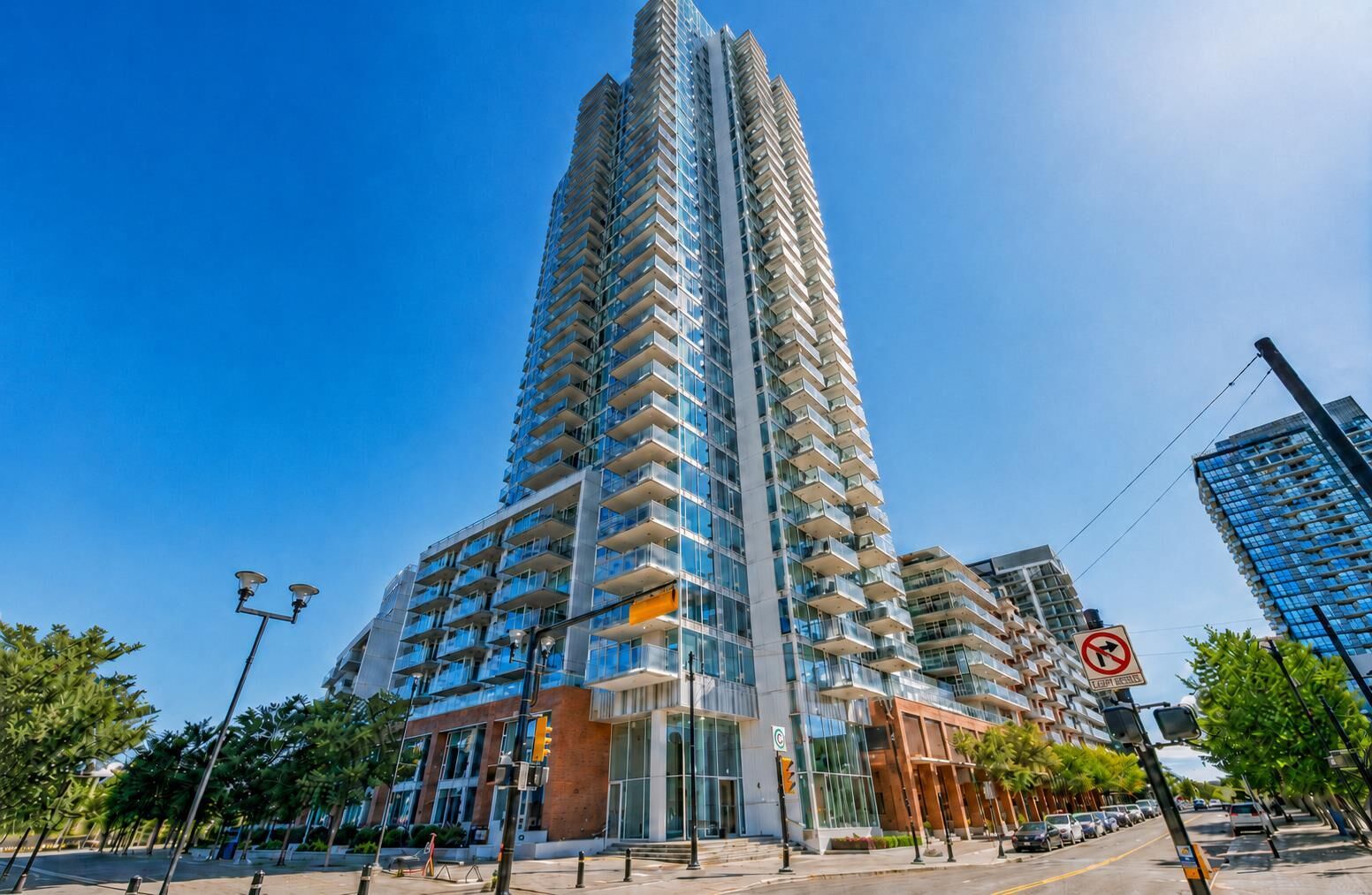 Property Photo: 510 6 Avenue SE 1207 AB T2G 1L7
