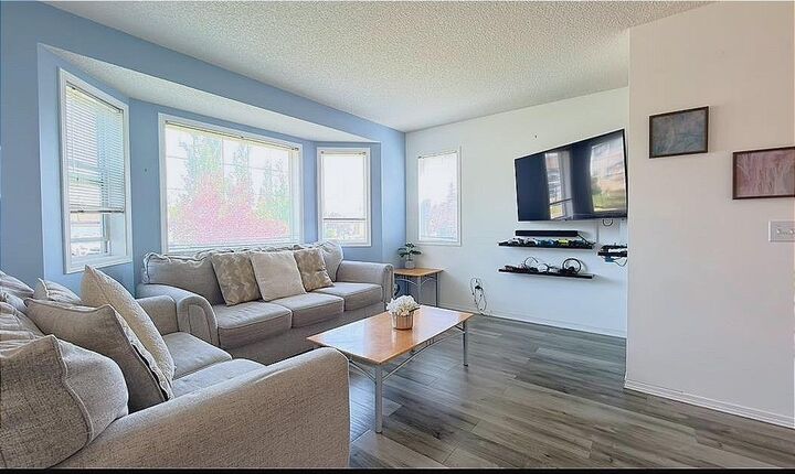 Property Photo: 16 Canoe Close SW AB T4B 2N3