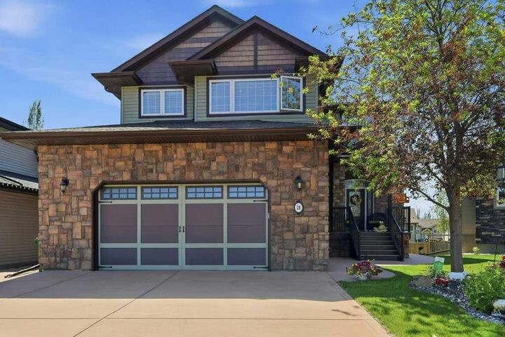 Property Photo: 28 Oakdale Place AB T4P 0E1
