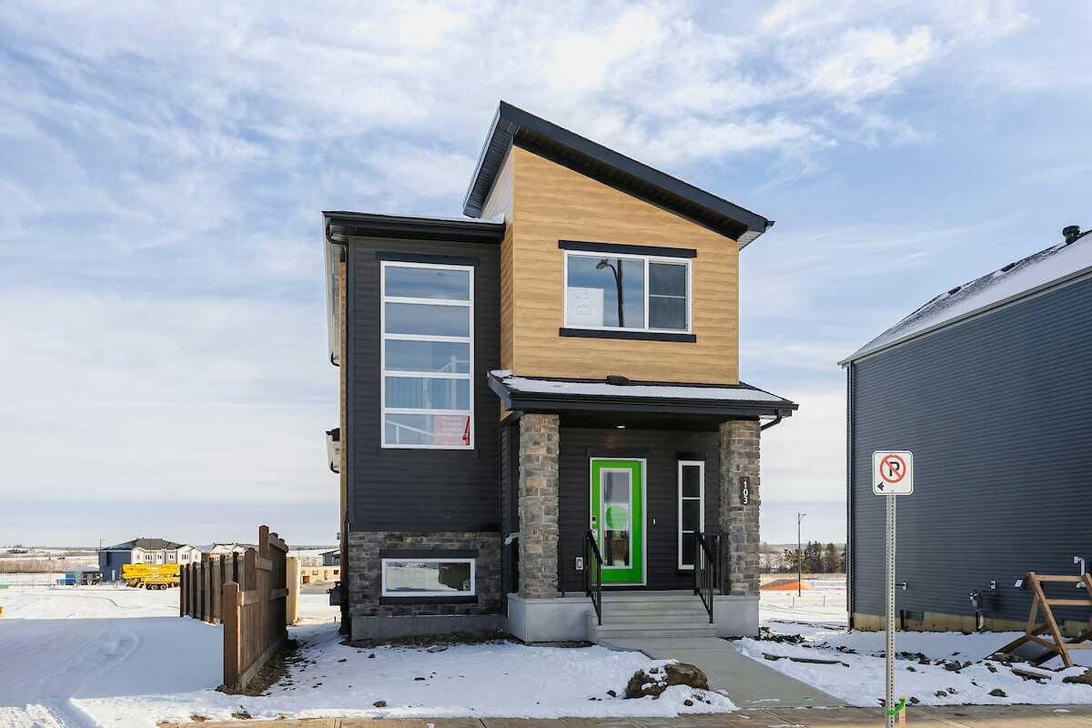 Property Photo:  235 Heartwood Grove SE  AB T3M 2K1 