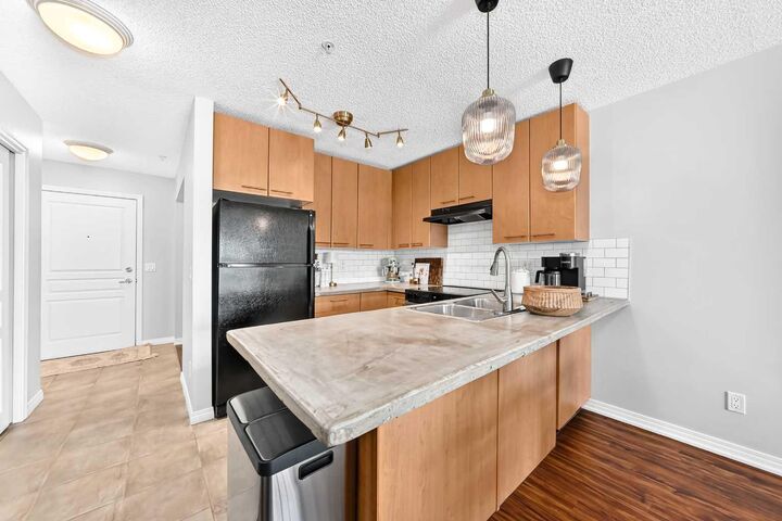 Property Photo: 5115 Richard Road SW 309 AB T3E 7M7