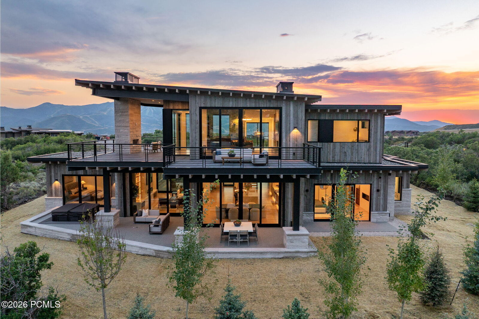 Property Photo:  2022 E Painted Bluff Circle  UT 84036 