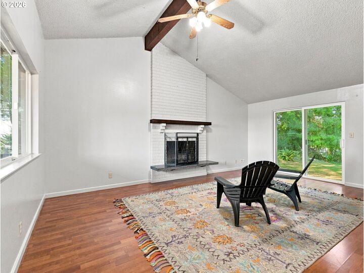 Property Photo: 343 Cumberland St OR 97103