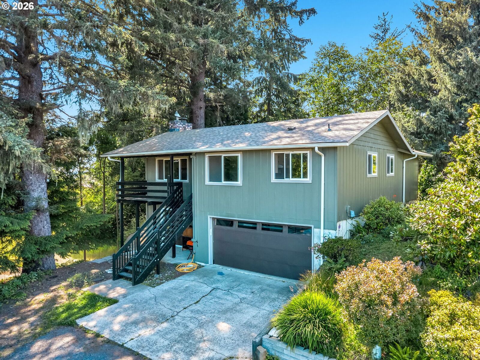 Property Photo: 343 Cumberland St OR 97103