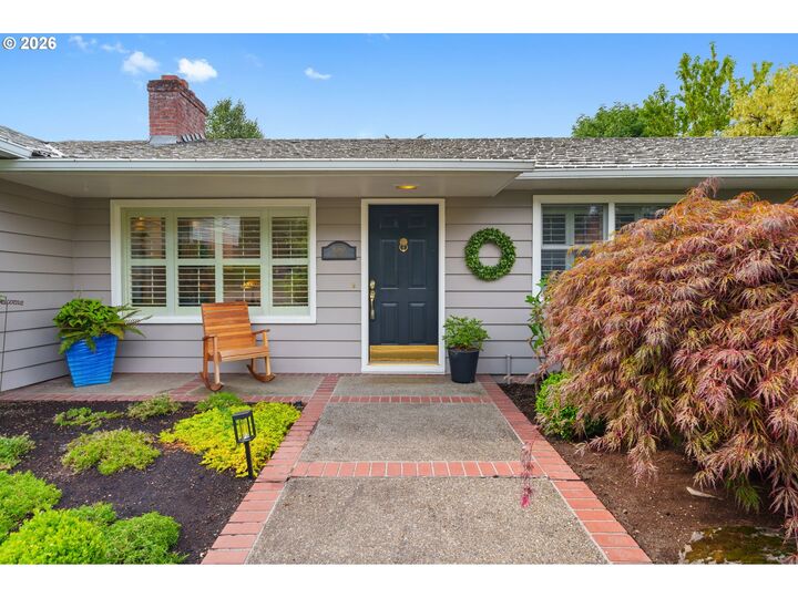 Property Photo:  8060 SW Cedar St  OR 97225 