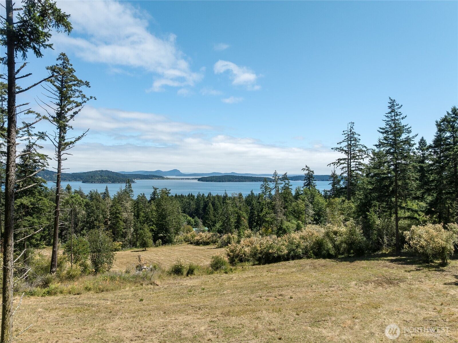 Property Photo:  207  Suntides Lane  WA 98261 