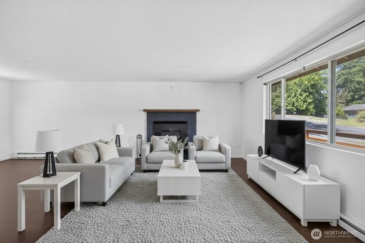 Property Photo:  1113 SW 2nd Avenue  WA 98277 