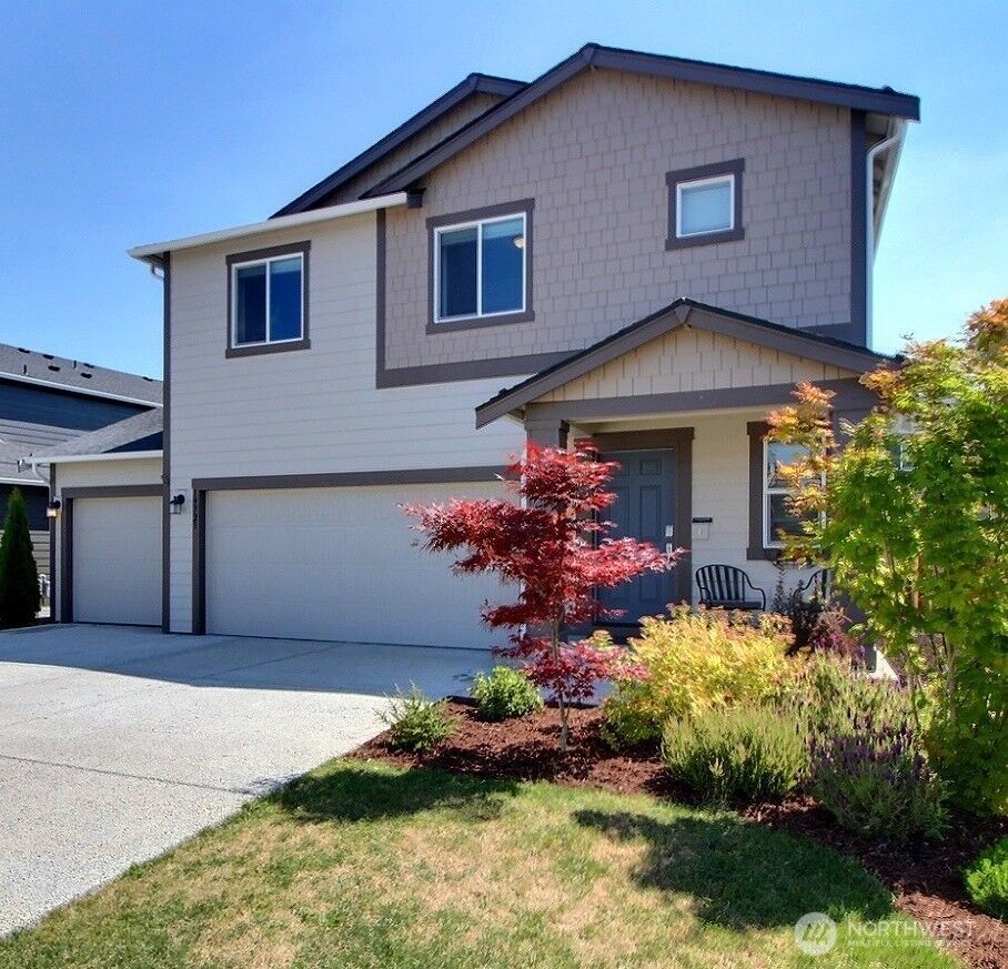 Property Photo: 19723 136th Avenue E WA 98338
