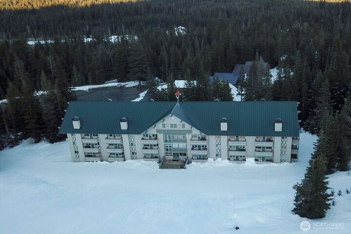 Property Photo: 220 Tanner Way 301 WA 98068