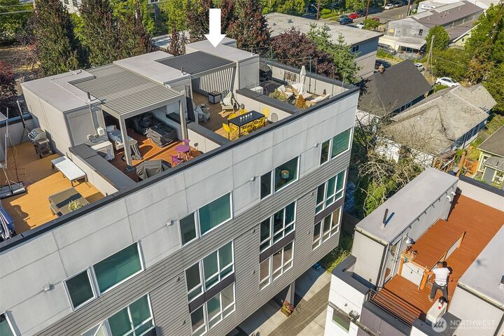 Property Photo: 1644 B 20th Avenue WA 98122