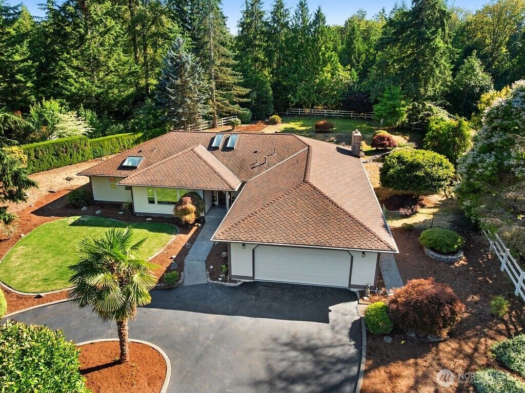 Property Photo: 18901 SE 281st Street WA 98042