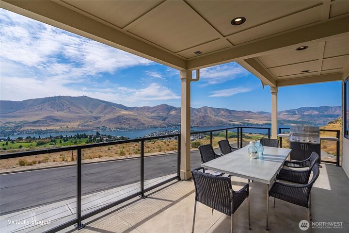 Property Photo:  926  Long Drive  WA 98816 