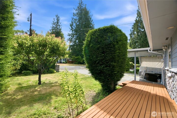 Property Photo: 14408 42nd Avenue W WA 98087