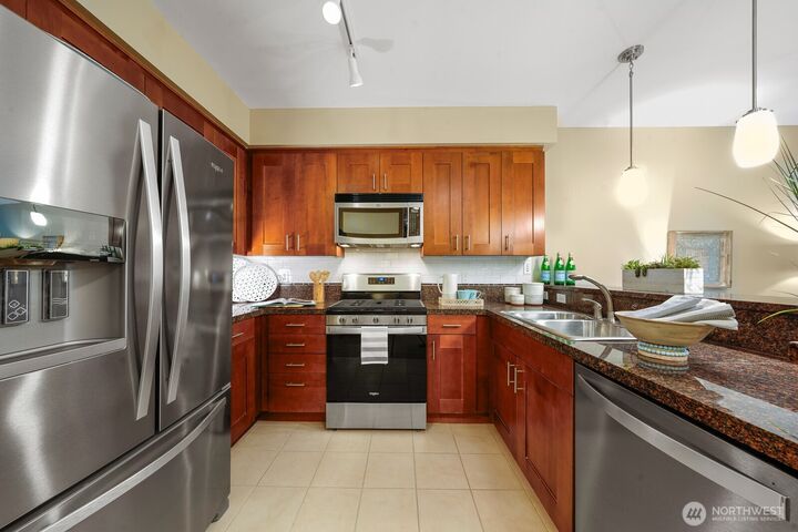 Property Photo: 51 Pine Street 202 WA 98020