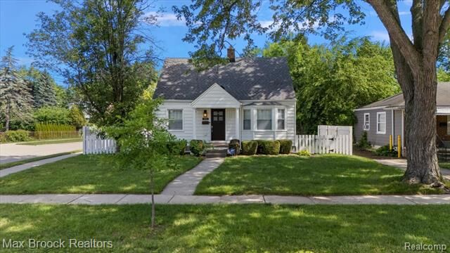 Property Photo:  303 Midland Boulevard  MI 48073 