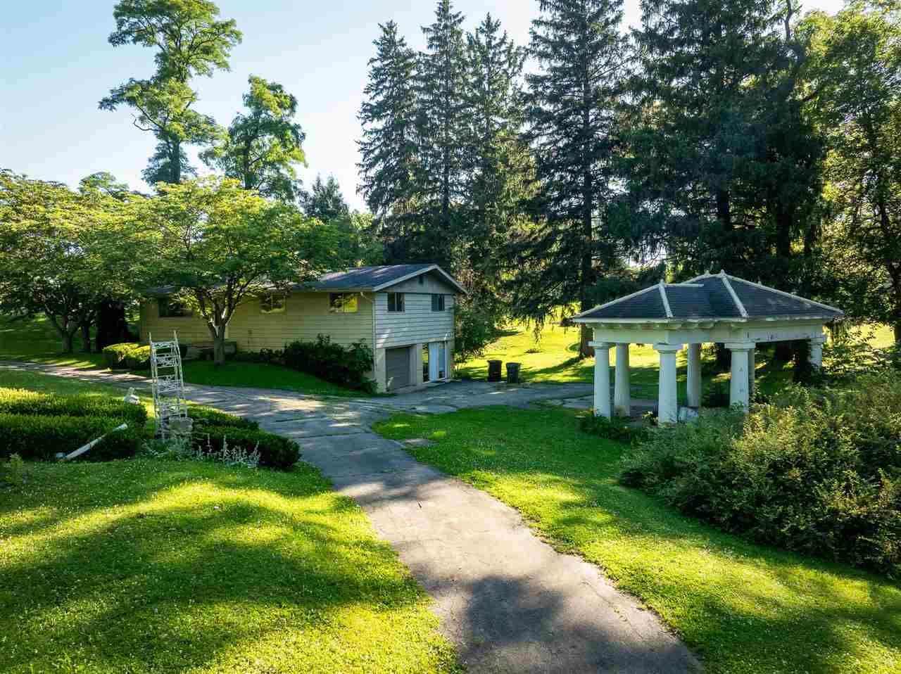 Property Photo: 826 E Main Street IN 47327